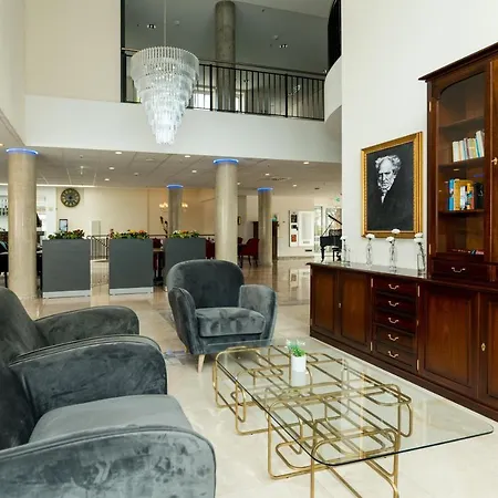 Schopenhauer Hof מלון 4*