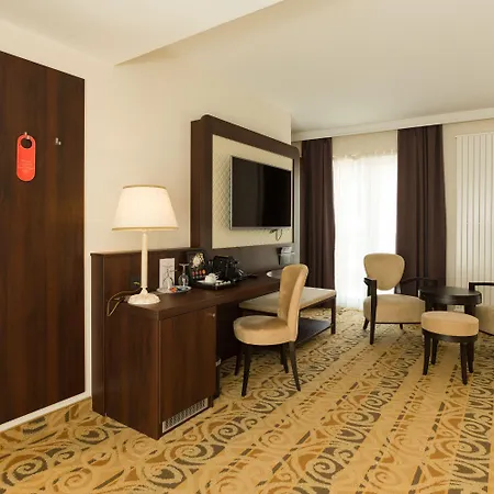 Schopenhauer Hof ホテル 4*