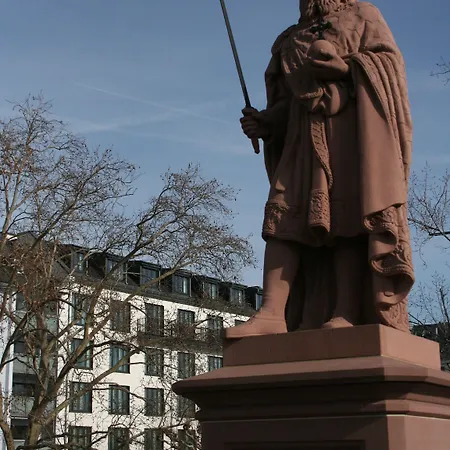 Hotel Schopenhauer Hof 4*